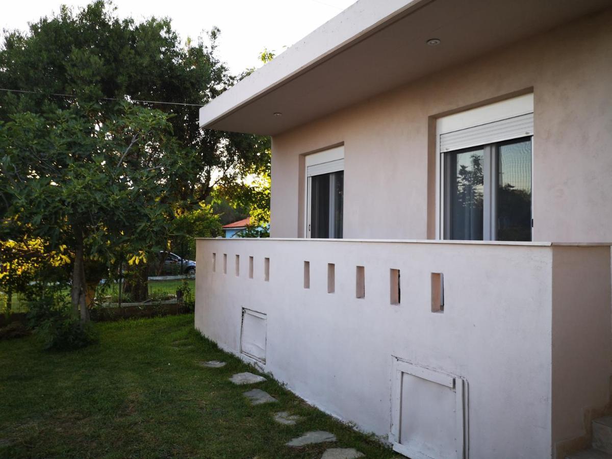 Irina Haus Apartment Gerakini Luaran gambar