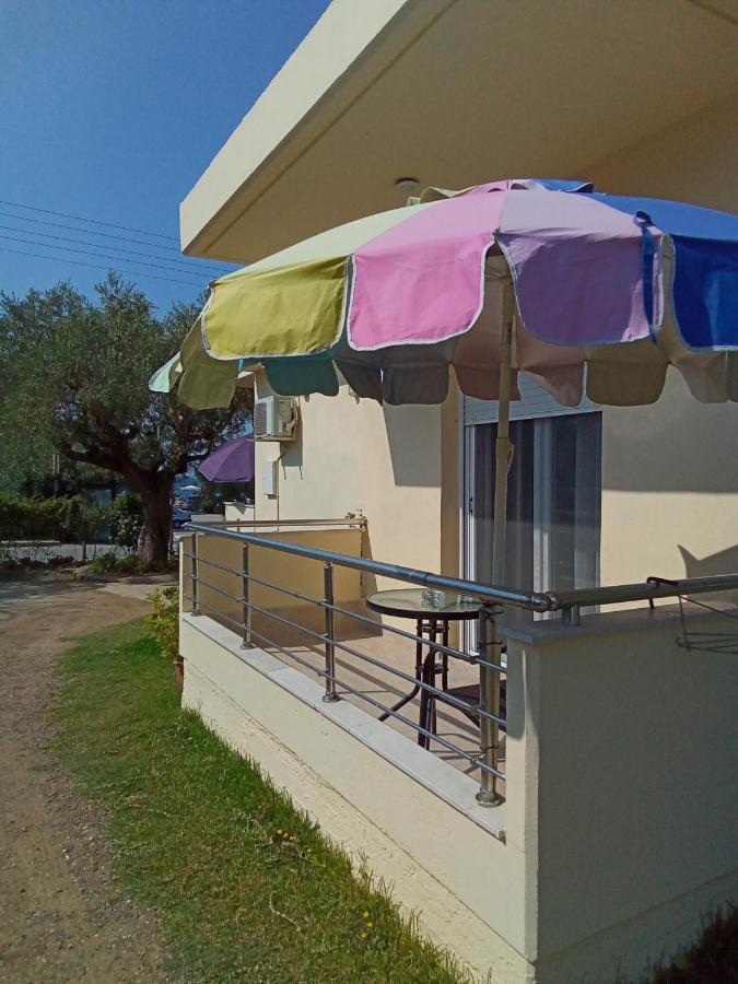 Irina Haus Apartment Gerakini Luaran gambar