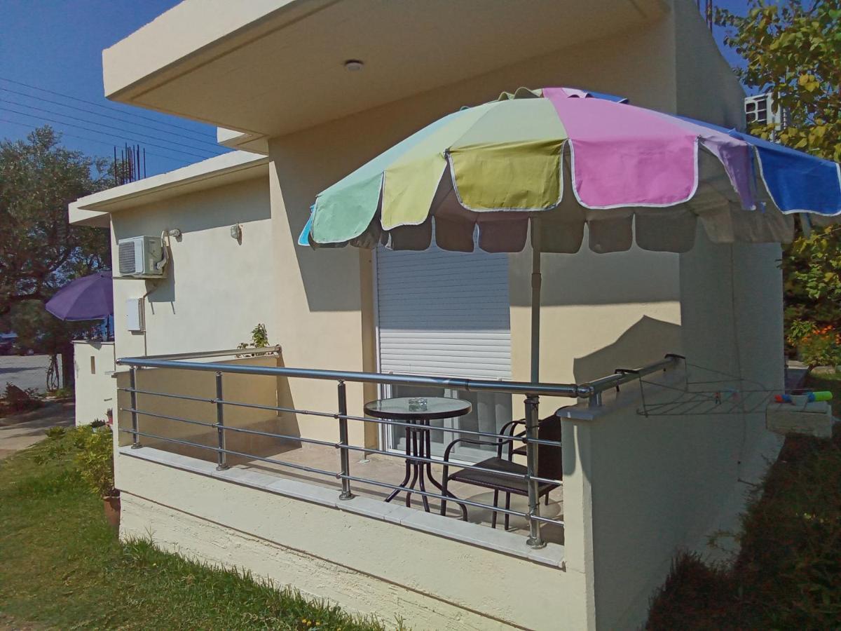 Irina Haus Apartment Gerakini Luaran gambar