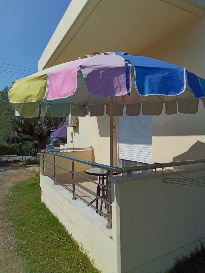 Irina Haus Apartment Gerakini Luaran gambar