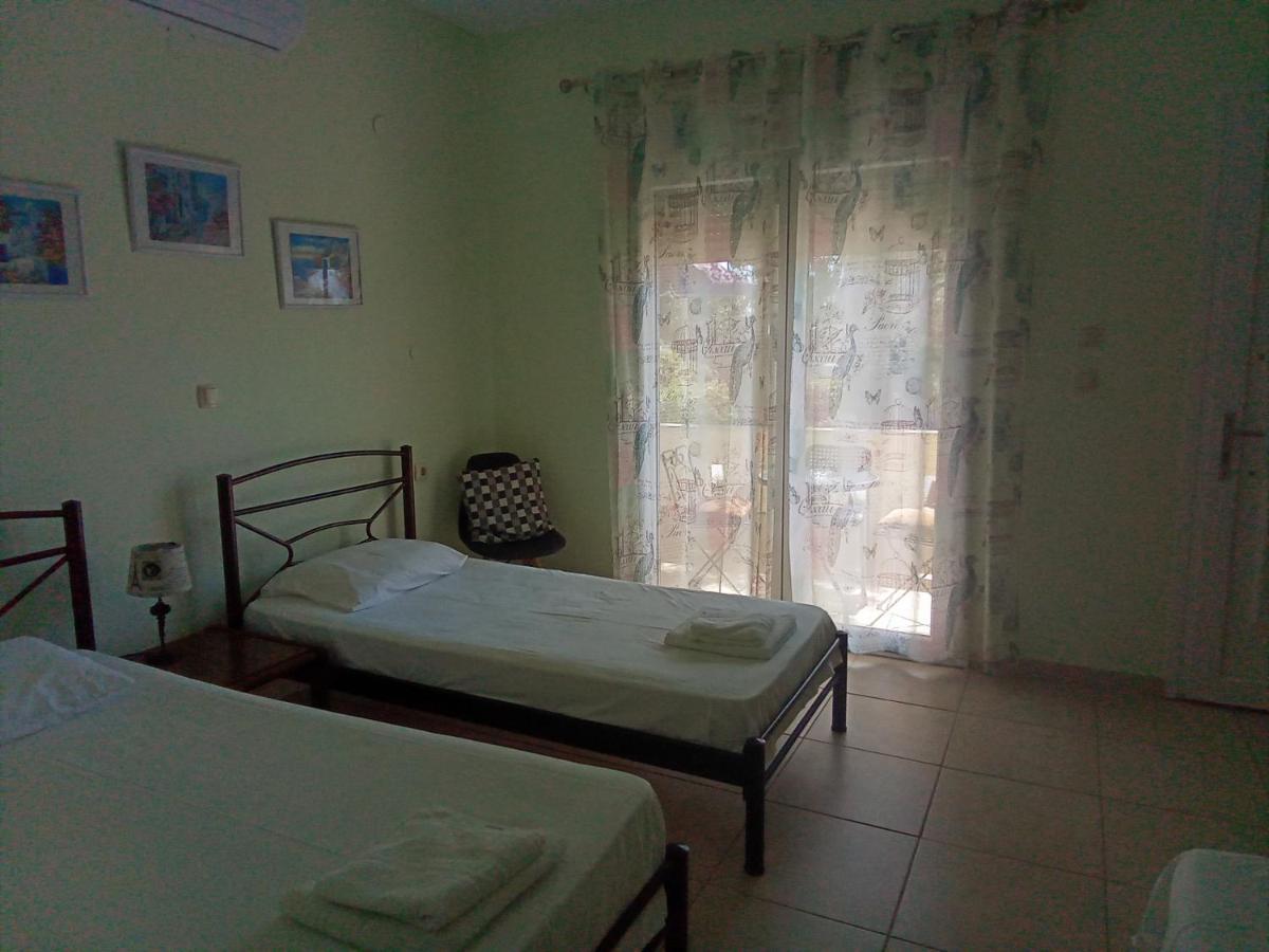Irina Haus Apartment Gerakini Luaran gambar