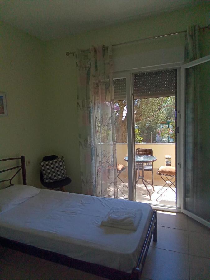 Irina Haus Apartment Gerakini Luaran gambar