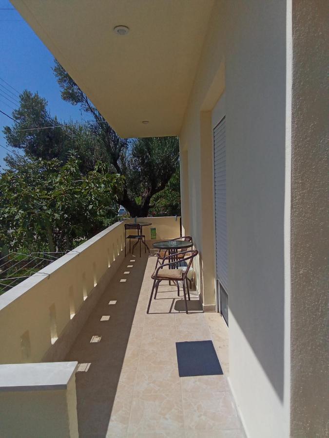 Irina Haus Apartment Gerakini Luaran gambar