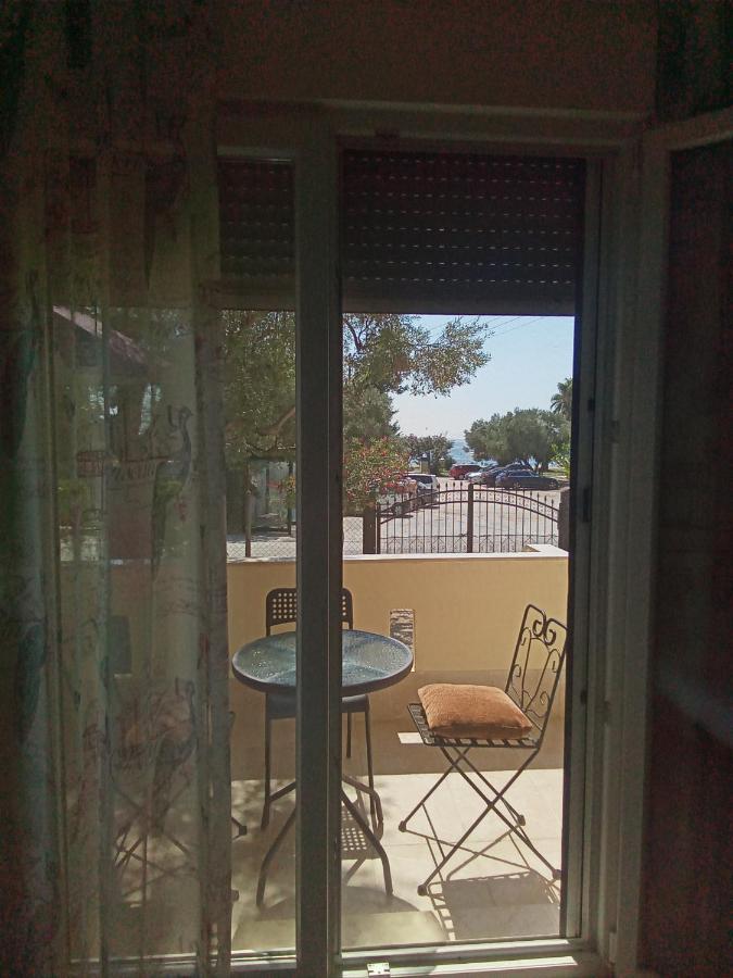 Irina Haus Apartment Gerakini Luaran gambar
