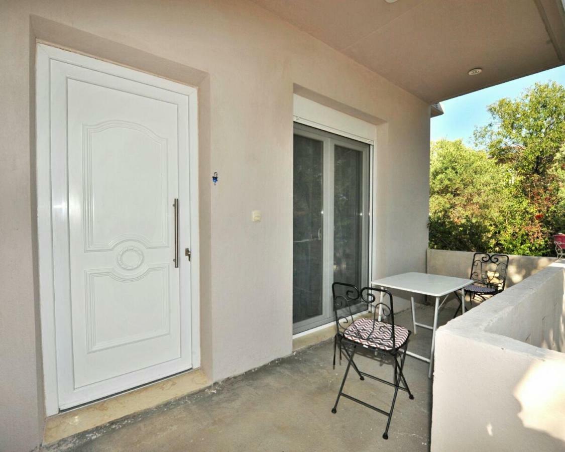 Irina Haus Apartment Gerakini Luaran gambar